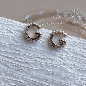 GUESS Elegant Silver Initial Earrings
